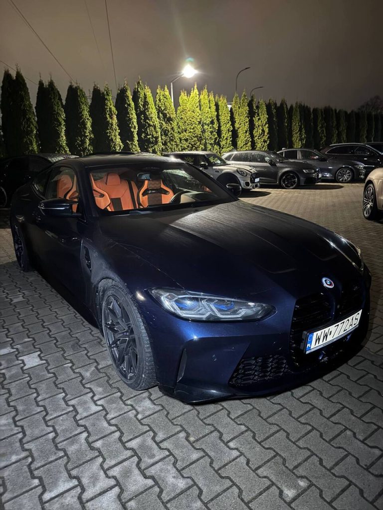 BMW M4 bmw-m4-niebieska