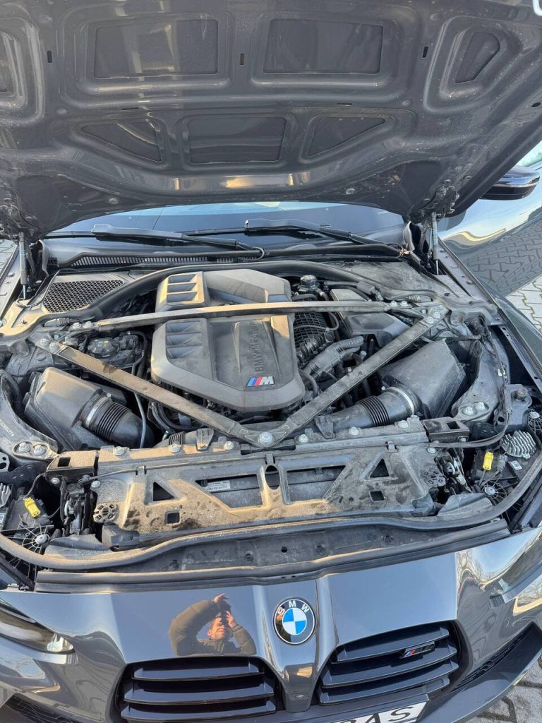 BMW M4 Szara
